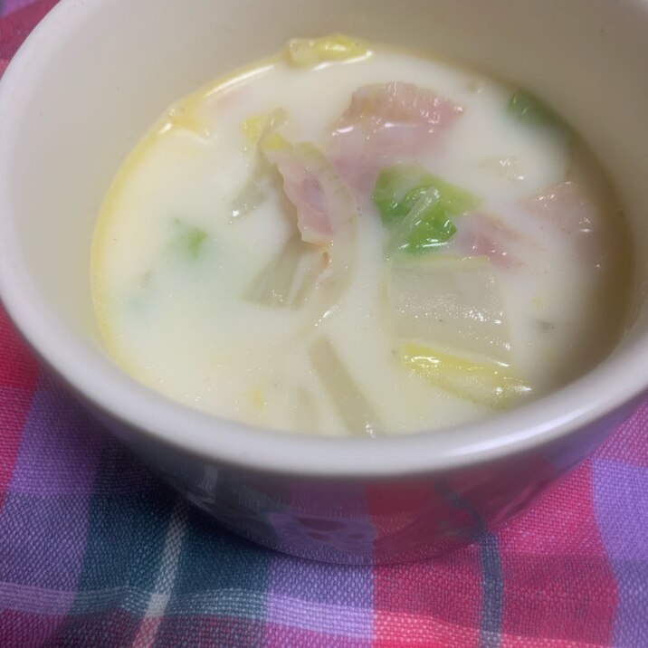 コクうま♡白菜とベーコンのミルクスープ